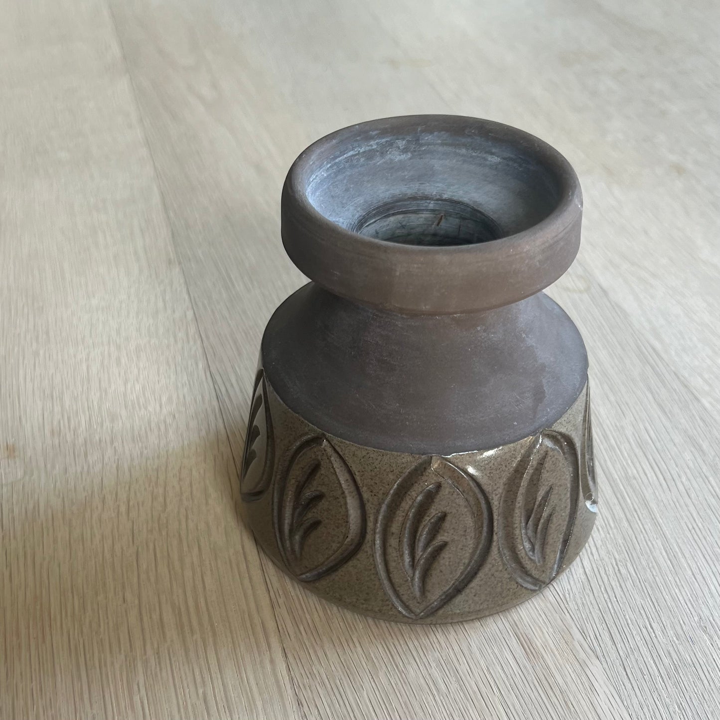 Brun vase/lysestage