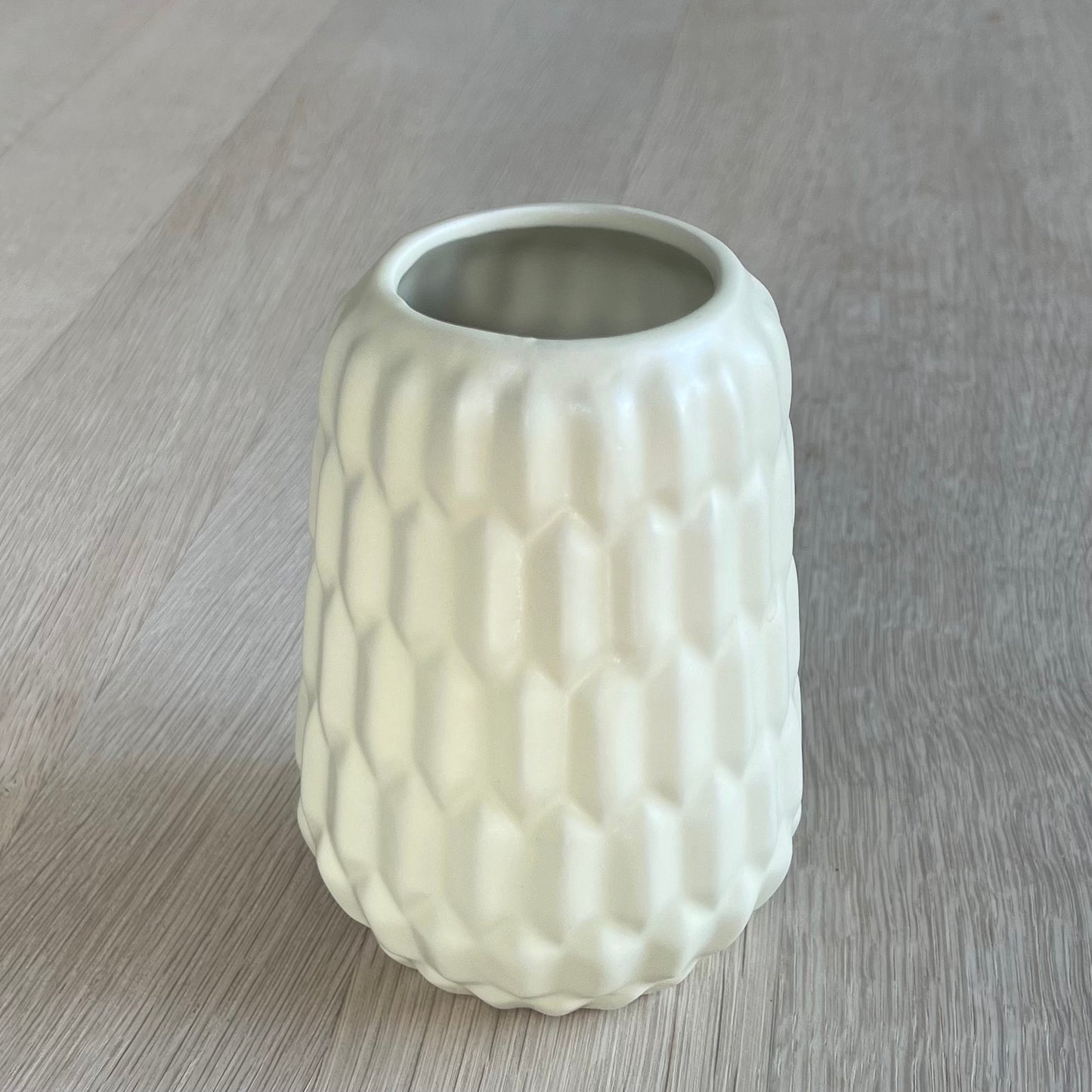 Cremefarvet vase