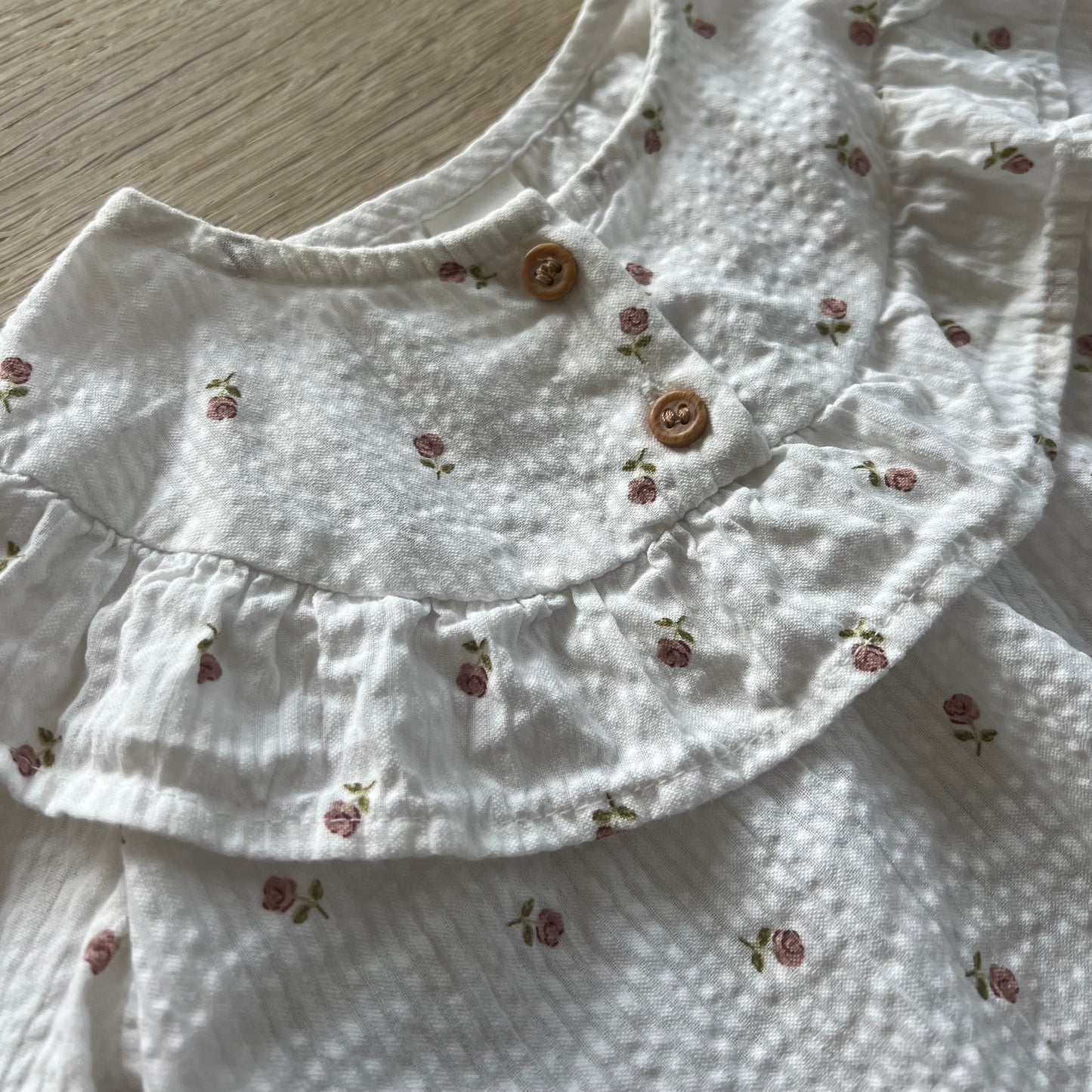 Bluse med flæser - H&M - 68