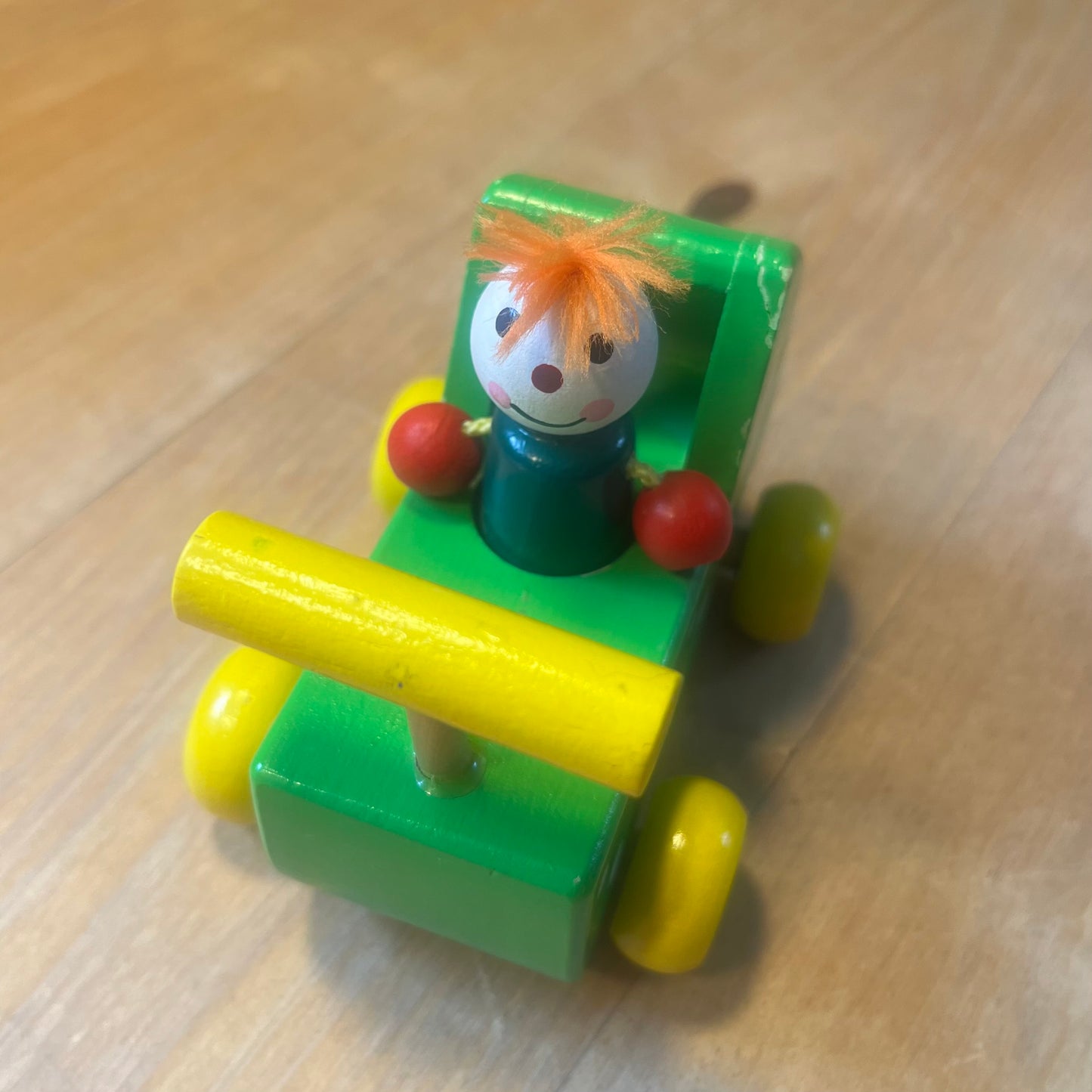 Lille barnevogn af træ