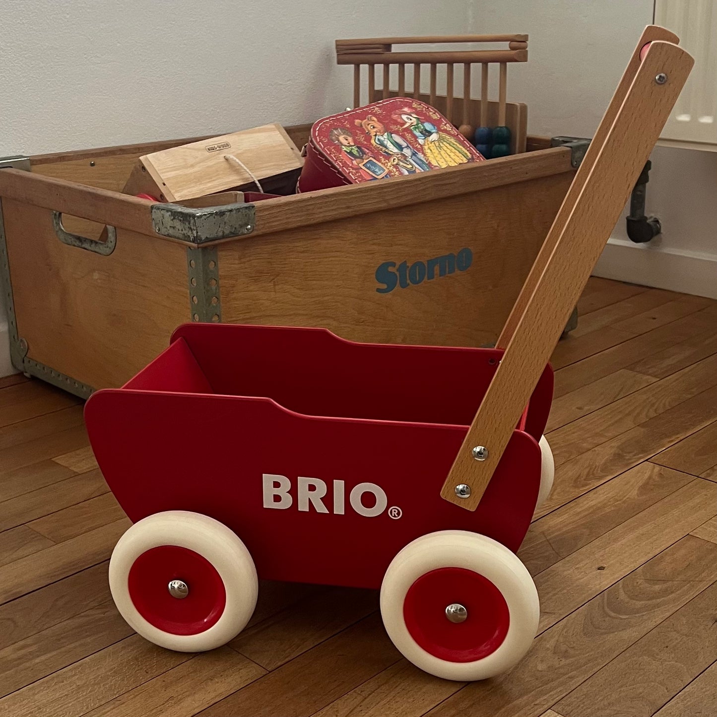 Brio Gåvogn / Dukkevogn - Rød
