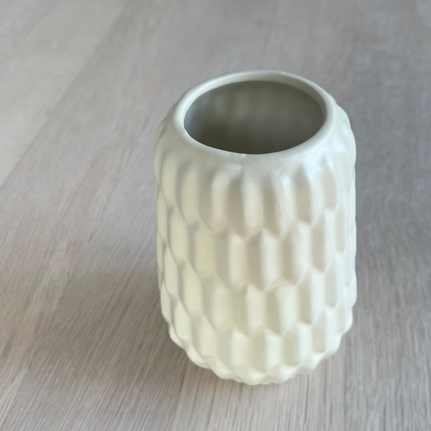 Cremefarvet vase